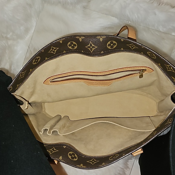 Louis Vuitton Babylone Tote - Picture 5 of 15